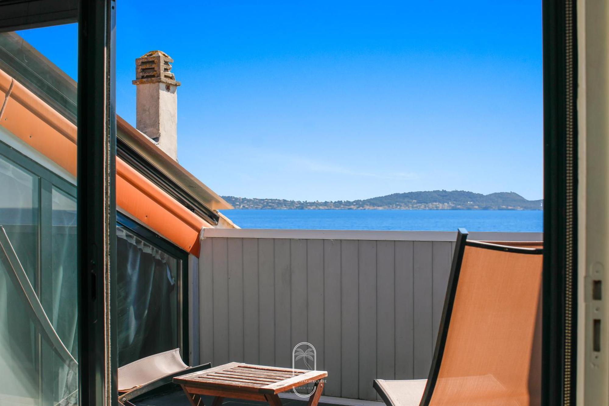 Maison Sur L'Eau-Hyeres-Almanarre-Parkings Clim Wifi By Hc Exterior foto