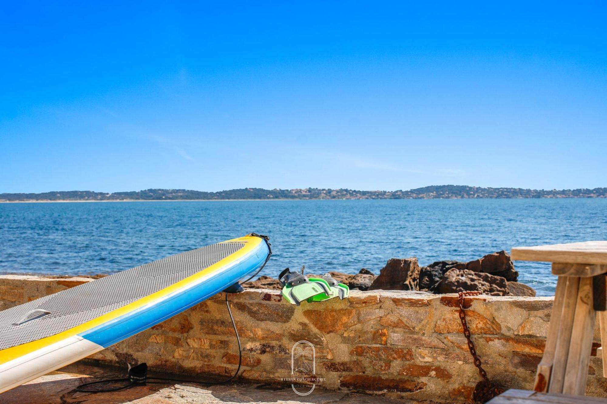 Maison Sur L'Eau-Hyeres-Almanarre-Parkings Clim Wifi By Hc Exterior foto