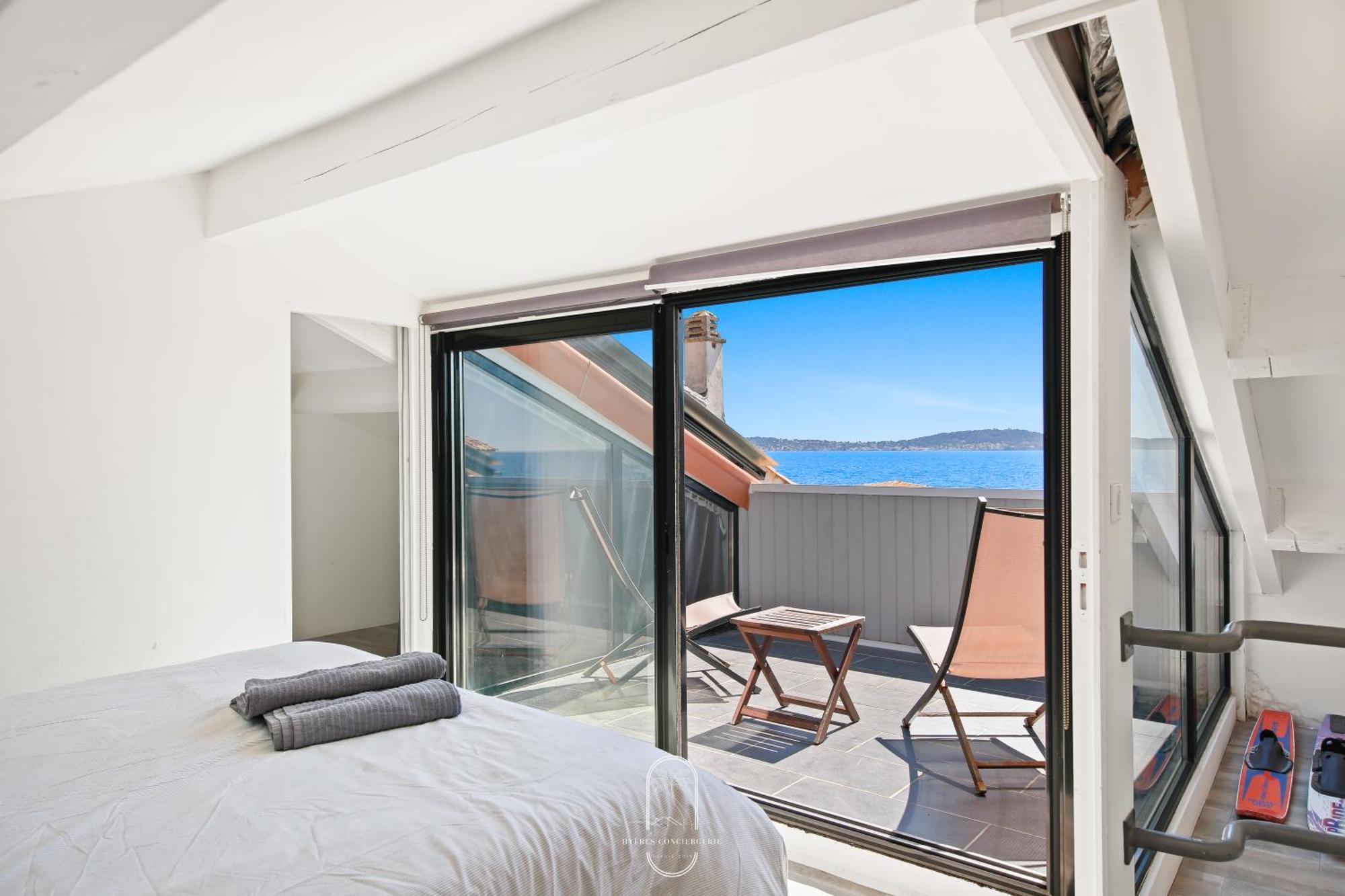 Maison Sur L'Eau-Hyeres-Almanarre-Parkings Clim Wifi By Hc Exterior foto