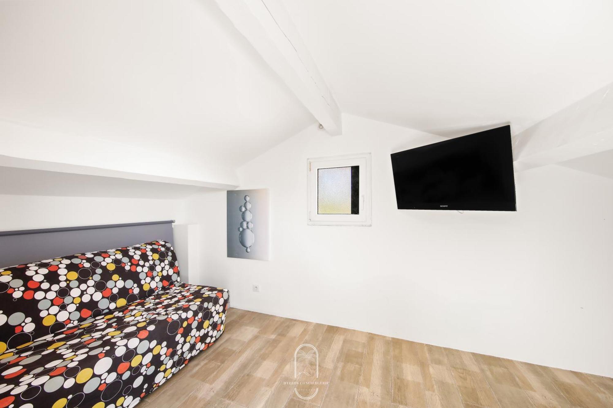 Maison Sur L'Eau-Hyeres-Almanarre-Parkings Clim Wifi By Hc Exterior foto
